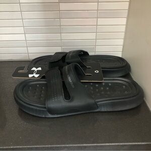 NWT Under Armour black men’s slides